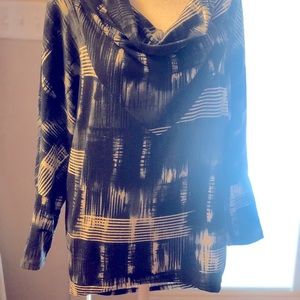 Mixed crawl neck, bat wing, shirt